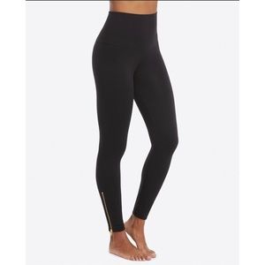 Spanx Look At Me Now Seamless Side Zip Leggings Black